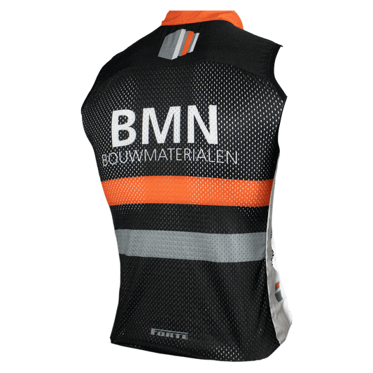 Achteraanzicht BMN windvest windstopper – ademend rugpand met reflectie en subtiel BMN-logo voor zichtbaarheid en comfort